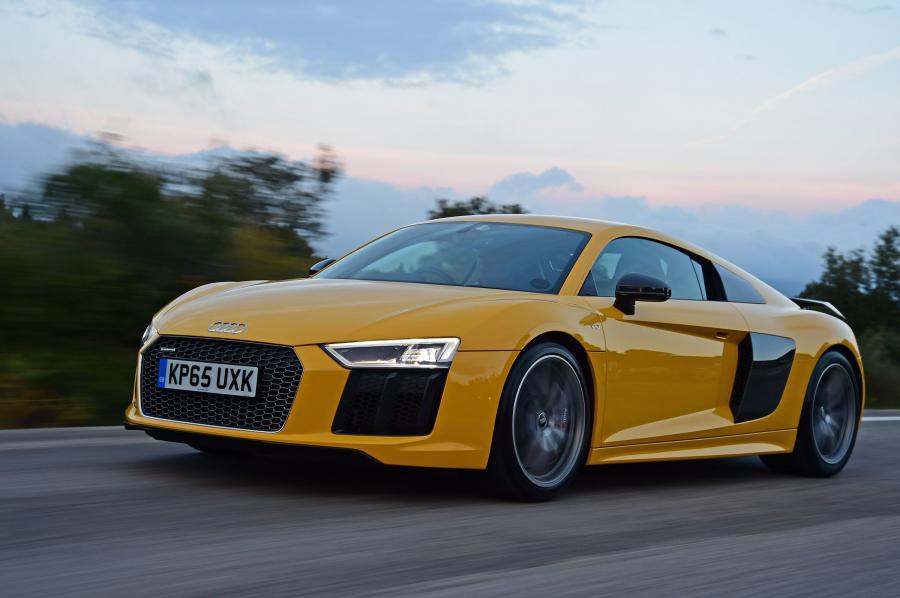  Audi R8 V10 Plus 2015 года  (UK) (фото 9 из 31)